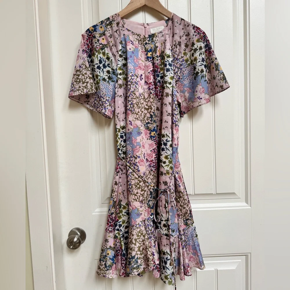 Ted Baker Lalu Urban Printed Fluted Hem Mini Pastel Floral Dress. Ted 2 (US 6) - Picture 2 of 10